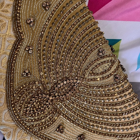 Beautiful Golden Party Wear Clutch/ Sling - Picture 4 of 7